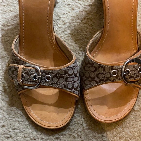 Coach heels - Picture 1 of 2
